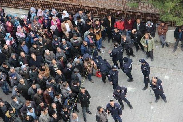 İnşaat İşçisi Çöken Binanın Altında Kaldı