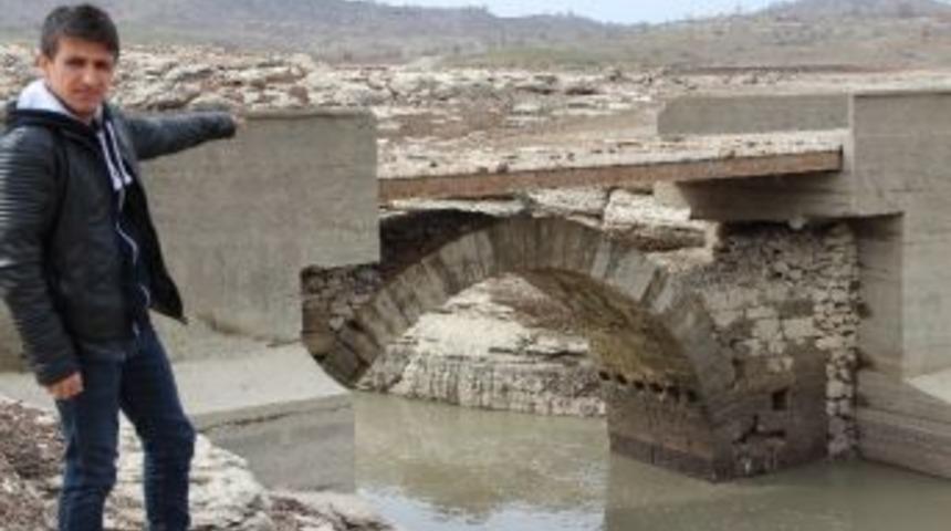 Tarihi Köprü İlgi Bekliyor