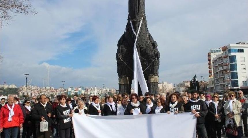 Truva Atına Beyaz Fular