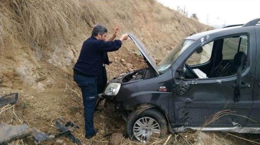 Hafif Ticari Ara&ccedil; Takla Attı