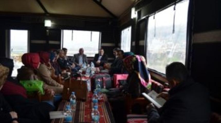 Hasankeyf &Ouml;ğretmenleri Okuyor