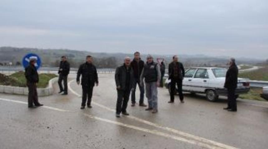 Mahalle Girişine Kavşak İstiyorlar