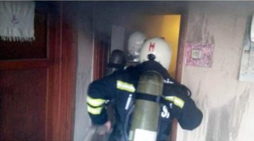 Havran&rsquo;da Elektrik Kontağından Yangın &Ccedil;ıktı