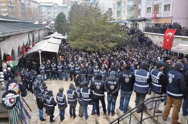 Sivas Şehidini Son Yolculuğuna Tekbirlerle Uğurladı