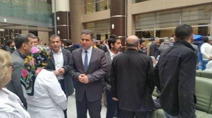 Milletvekillerinden Hastaneye Ziyaret