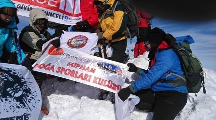 Dağcılar S&uuml;phan Dağı&rsquo;na Zirve Yaptı