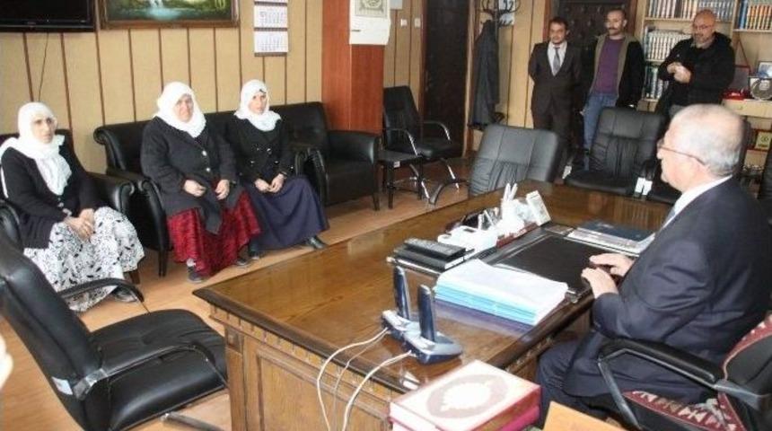 Siirt M&uuml;ft&uuml;s&uuml;&rsquo;nden Barış Annelerine Hadisli Cevap