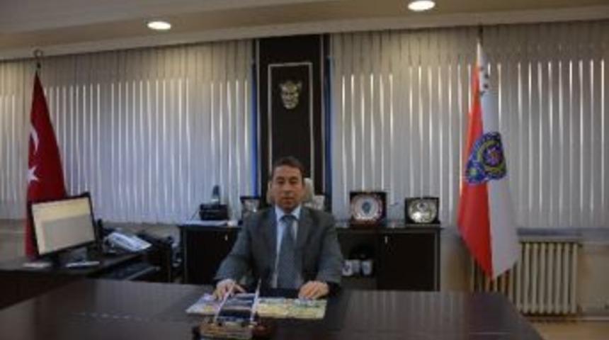 K&uuml;t&uuml;phaneye İlk Kitap Emniyet M&uuml;d&uuml;r&uuml;nden