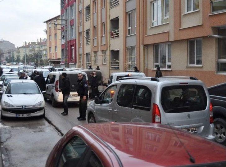 Kelepçeli Sanık Polisin Elinden Kaçtı G2