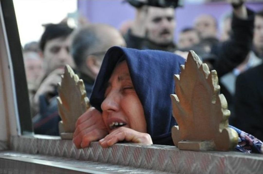 Şehidin Cenazesinde G&ouml;z Yaşları Sel Oldu