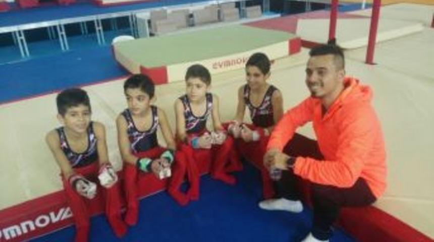 Analig Cimnastik&rsquo;te Mersin Erkek Karma Takımı Finale Y&uuml;kseldi