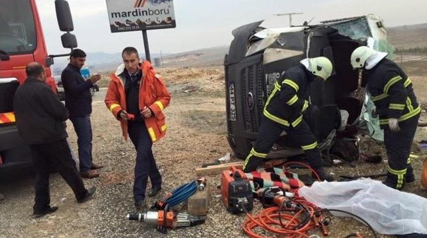 Mardin&rsquo;de Trafik Kazası: 1 &Ouml;l&uuml;, 1 Yaralı