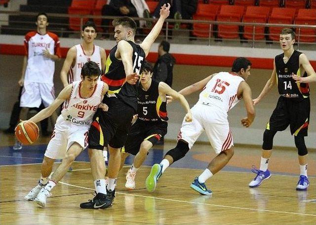 Uluslararası Yıldız Erkekler Basketbol Turnuvası