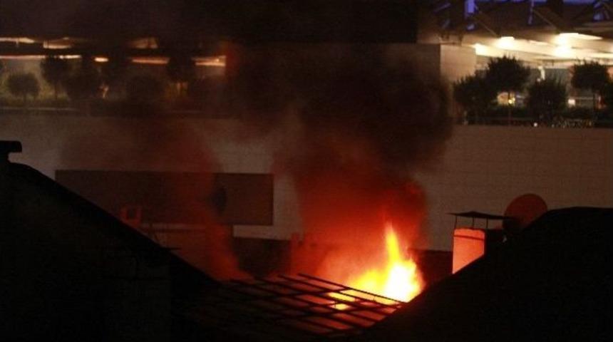 Hdp Antalya İl Başkanlığı&rsquo;nın Deposunda Yangın