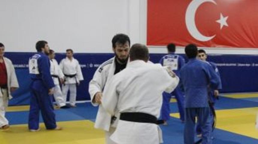Sekasem Milli Judocuları Ağırlıyor