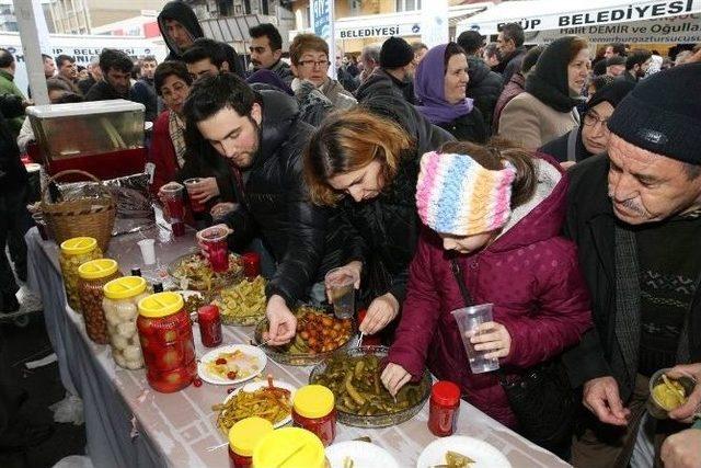 Kemerburgazlı Turşuculardan Başkan Aydın’a Teşekkür