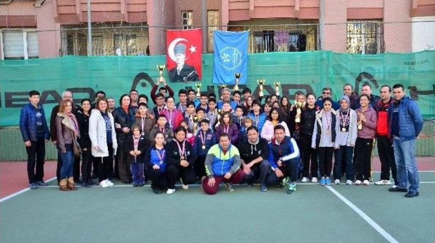 Yıldızlar Ve Gen&ccedil;ler Tenis İl Birinciliği Kış Kupası Sona Erdi