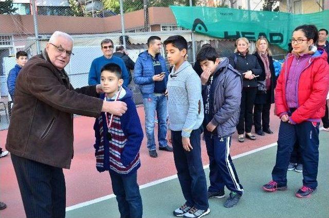 Yıldızlar Ve Gençler Tenis İl Birinciliği Kış Kupası Sona Erdi