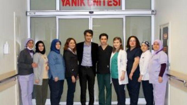 Çocukları Çift Katlı Demlik Yakıyor