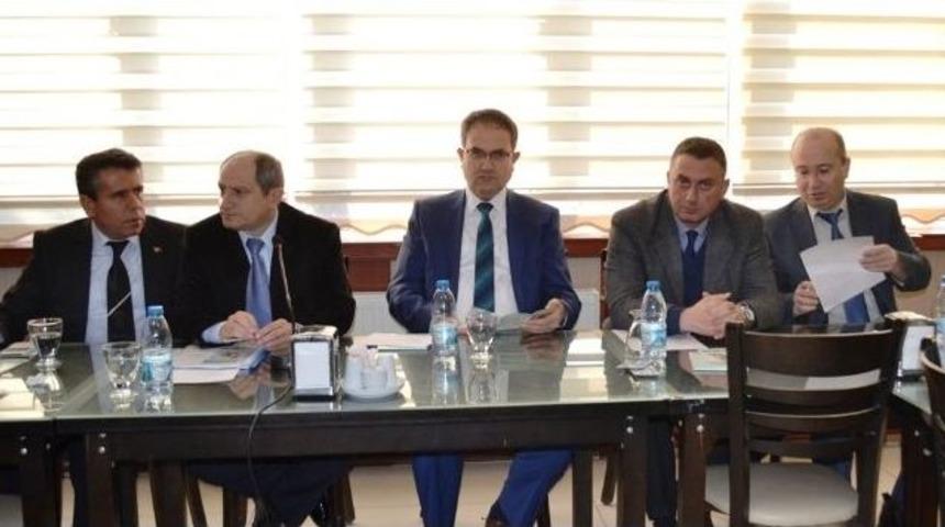 Edremit&rsquo;te Kurum Ve Kuruluşlar Halk Eğitimi İ&ccedil;in Bir Araya Geldiler