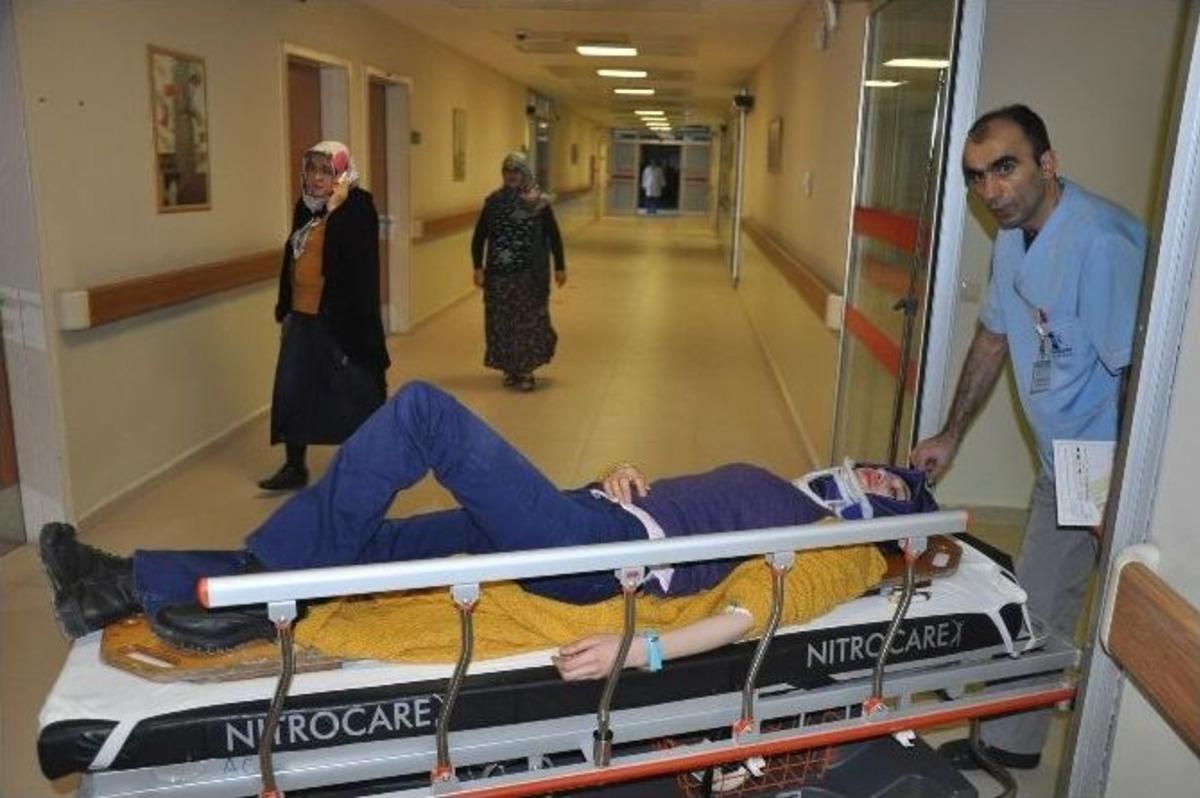 Bursa Caddeleri &Ccedil;arpışan Otomobil Pisti Gibi...o Anlar Kamerada