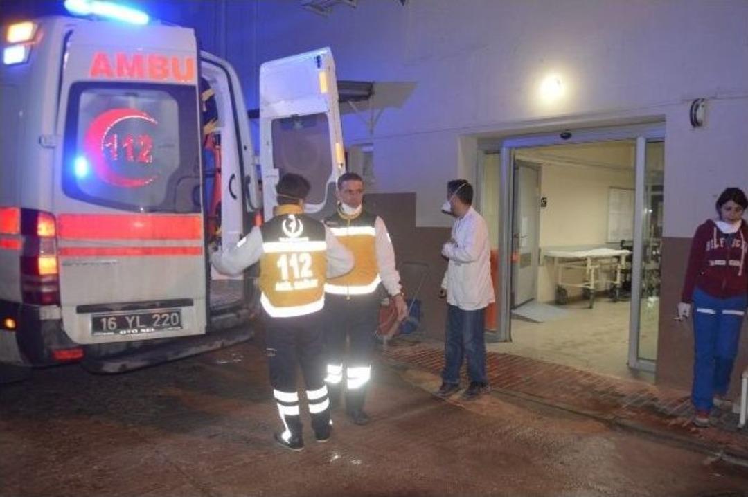 Keserle Karısını Ağır Yaraladıktan Sonra O Kadar Tarım İlacı İ&ccedil;ti Ki Hastane Boşaltıldı