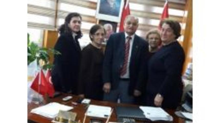 Eskişehirli &Uuml;lk&uuml;c&uuml; Kadınlardan İş&ccedil;i Emekliler Derneği&rsquo;ne Ziyaret