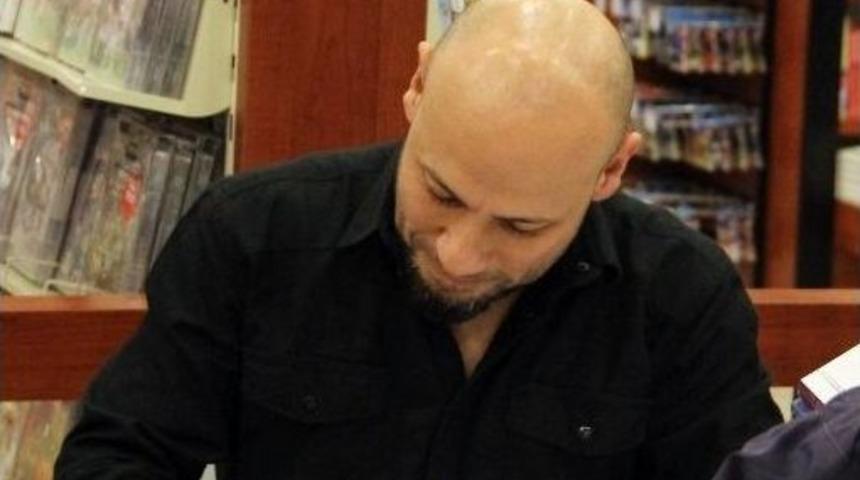 (&ouml;zel Haber) Forum Magnesia İmza G&uuml;n&uuml;ne Ev Sahipliği Yaptı