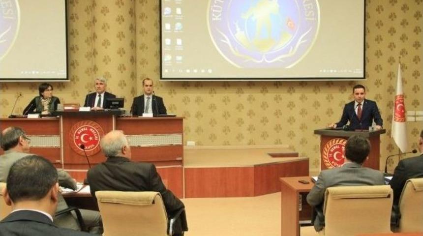 Ak Parti K&uuml;tahya Milletvekili Ve Tbmm Divan Katibi &Uuml;yesi İshak Gazel