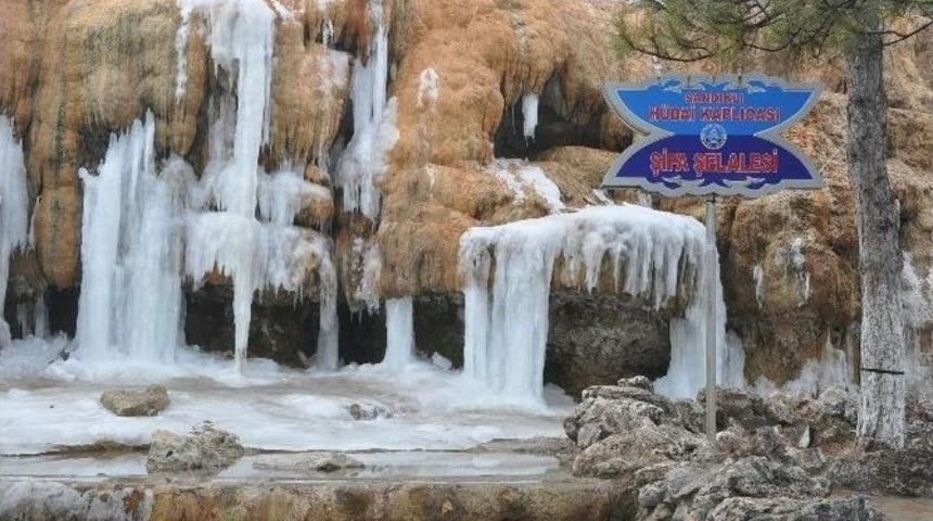 Sandıklı H&uuml;dai Kaplıcaları Yarı Yıl Tatilinde Tamamen Doldu