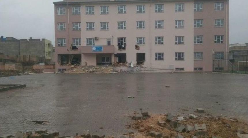Ter&ouml;ristler Mardin&rsquo;de Okula Saldırdı