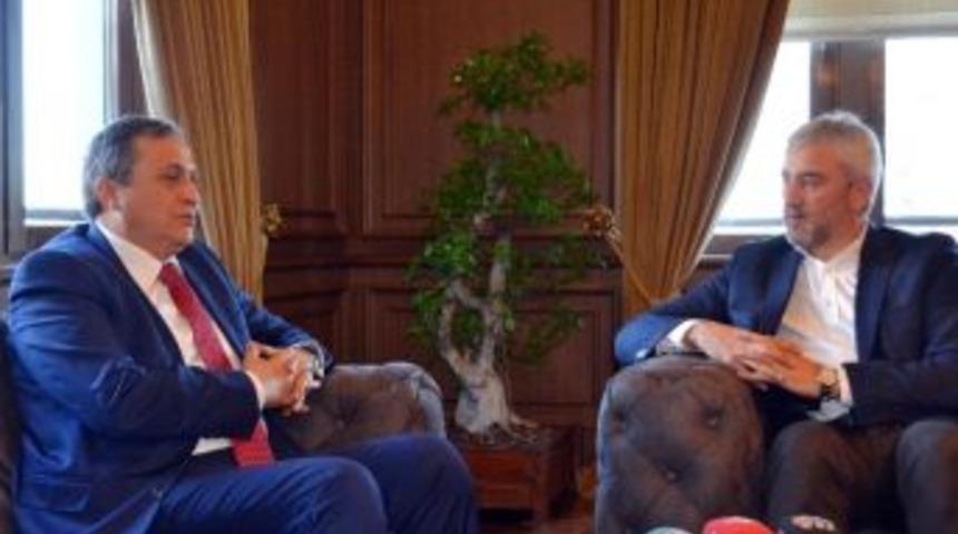 Chp&rsquo;de &rsquo;atat&uuml;rk Portresini İndirme&rsquo; Tartışması