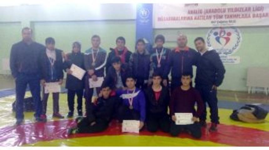 Adıyamanlı G&uuml;reş&ccedil;iler Derece Yaptı