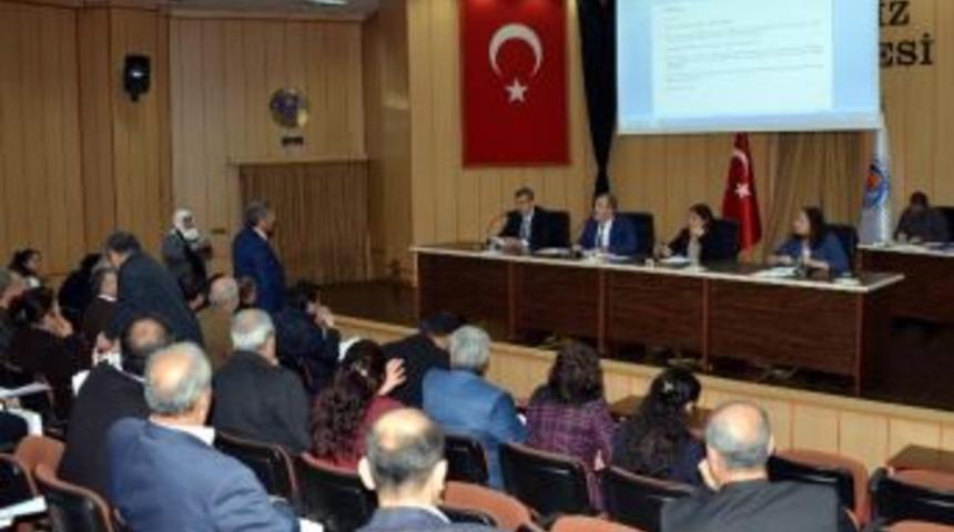 Akdeniz Belediye Meclisi Toplandı
