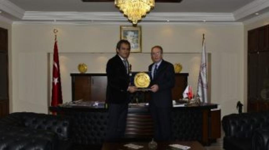 Uzun’dan Özer’e Veda Ziyareti