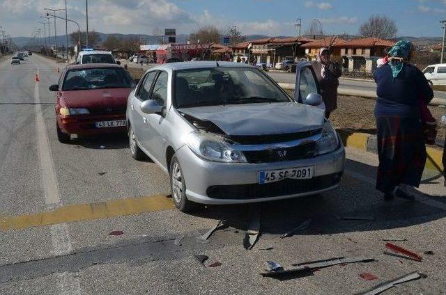 Işıklarda Meydana Gelen Kazada Yaralanan Olmadı