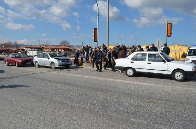 Işıklarda Meydana Gelen Kazada Yaralanan Olmadı