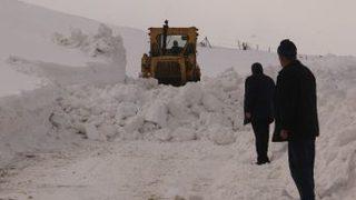 Elazığ’da Kar 45 Köy Yolunu Kapattı