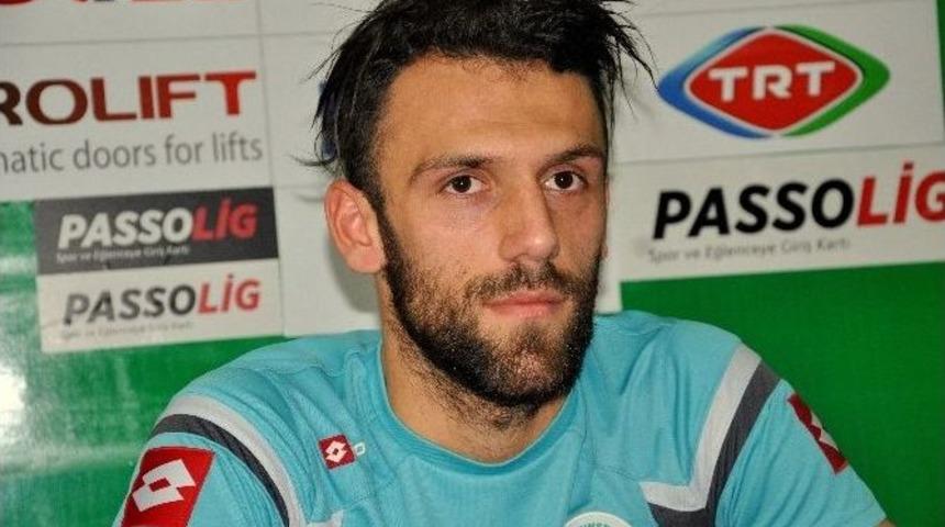 Vedat Muriqi Giresunspor Camiasından &Ouml;z&uuml;r Diledi