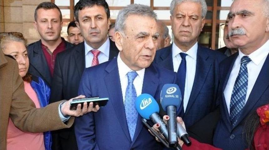 İzmir B&uuml;y&uuml;kşehir Belediyesi Davasına Erteleme