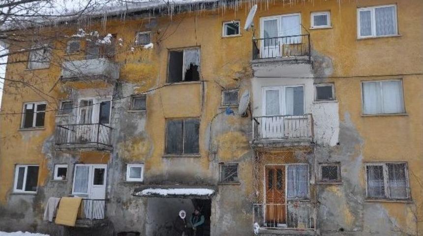 Demrem Konutlarında Yıkılma Tehlikesi