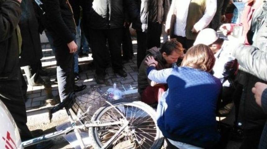 Kamyonet Bisiklete &Ccedil;arptı: 1 Yaralı