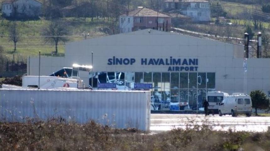 Havalimanı Sulara Teslim Oldu