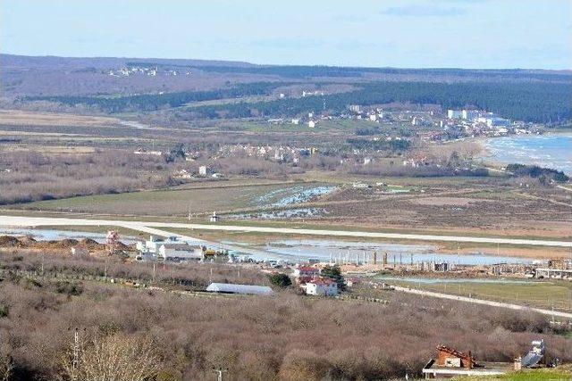 Havalimanı Sulara Teslim Oldu 1