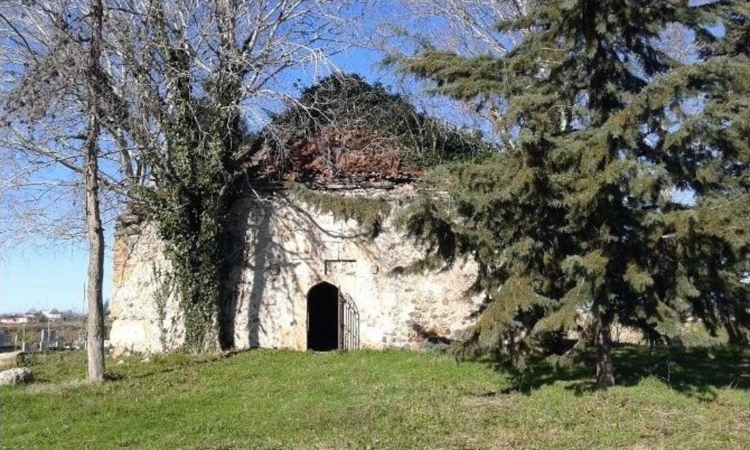 634 Yıllık T&uuml;rbe, Definecilerin Uğrak Yeri Oldu