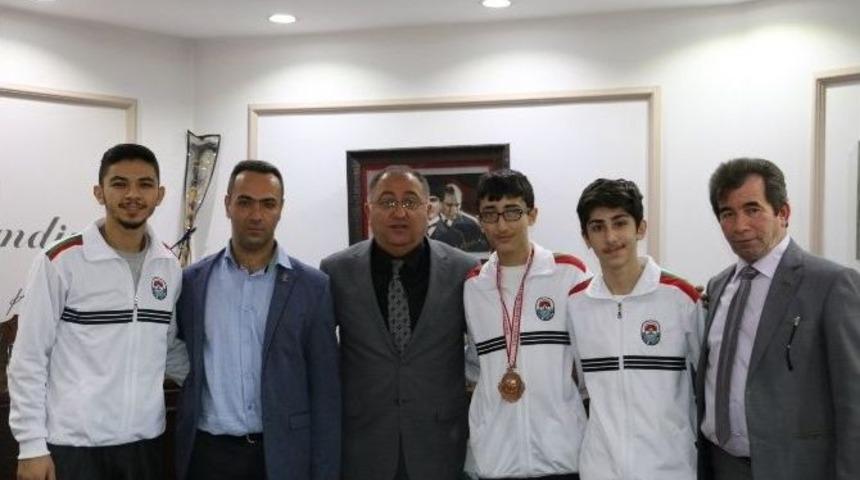 Taekwondocular Başkan Salman’ı Ziyaret Etti