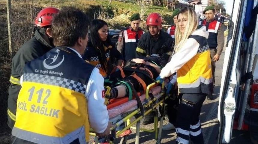 Kocaeli&rsquo;de Trafik Kazası: 4 Yaralı