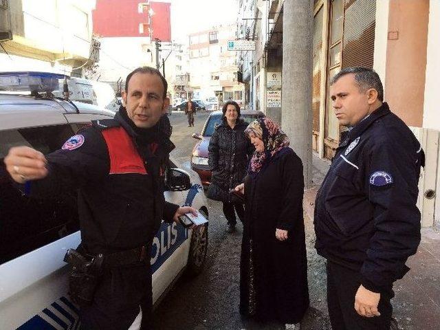 Bulduğu Para Dolu Cüzdanı Polise Teslim Etti