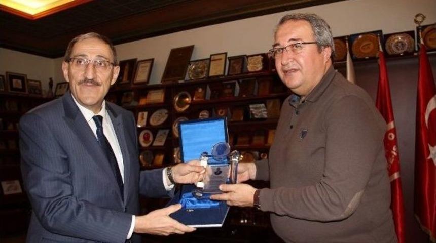 Emniyet M&uuml;d&uuml;r&uuml; Kalayoğlu&rsquo;ndan &Uuml;nver&rsquo;e Teşekk&uuml;r Şilti