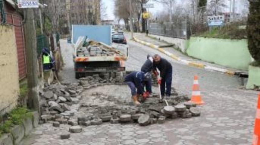 Sapanca&rsquo;da Parke Taşlı Yollar Onarılıyor